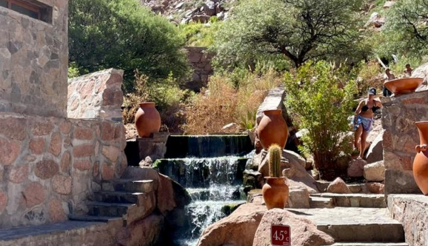 Termas de Fiambalá, Catamarca y Ruta del Adobe